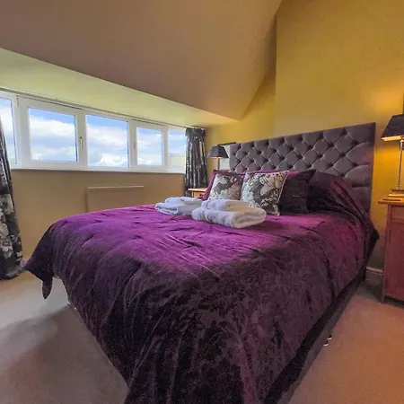 Geltsdale East Wing Sleeps 6 With River Eden Views Near Carlisle & Ullswater Holiday home Wetheral